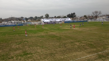 Claypole se quedó con el clásico ante San Martín de Burzaco