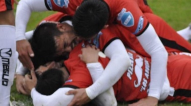 Juan Cruz Iglesias: "Pudimos ganar el clásico en casa, se quedaron los tres puntos en Claypole"