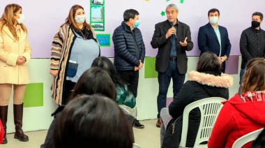 Ferraresi inauguró un Jardín Maternal acompañado por Arroyo y Chornobroff