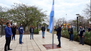 Gray encabezó un acto por el 205° aniversario de la Independencia