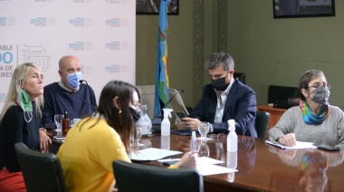 Apuntan contra la oposición y los medios por el uso político de la compra de vacunas para menores con comorbilidades