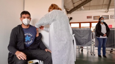 El 76% de los vecinos inscriptos en Echeverría recibió la primer vacuna contra el coronavirus