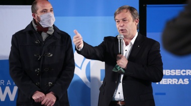 Cascallares participó de la firma de 144 escrituras con vecinos de Burzaco