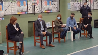 Bullrich visitó Avellaneda y dialogó con vecinos junto a Machado