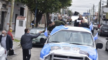 Balladares encabezó una “gran caravana peronista” en Lanús