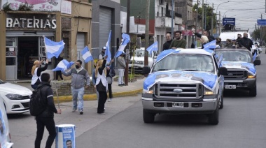 Balladares encabezó una “gran caravana peronista” en Lanús