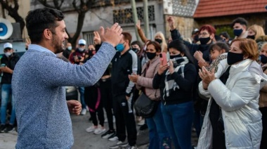 Balladares encabezó la presentación del primer mural homenaje a Quindimil