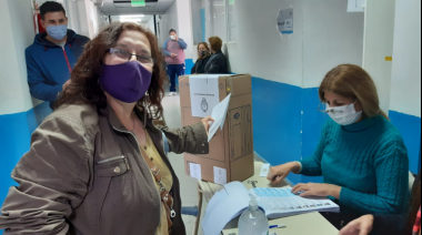 Cascallares sufragó y calificó a la jornada como “histórica”