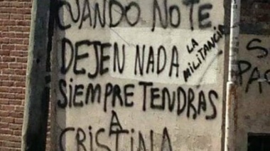 CFK subió al ring a Alberto Fernández e hizo rugir la “leonera”