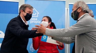 Entregaron créditos “Casa Propia” para familias de Brown