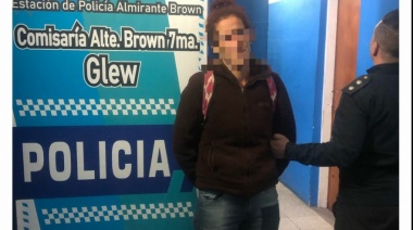 Piden que siga detenida la mujer acusada de matar a puñaladas a su pareja