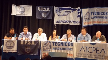 Los gremios aeronáuticos en “alerta” por falta de respuestas del Gobierno