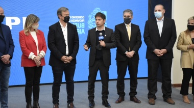 Kicillof y Cascallares presentaron nuevos móviles y motos policiales para Brown