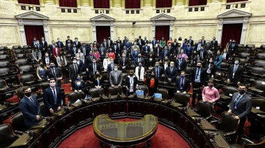 Massa escuchó en el Congreso a más de 90 estudiantes y profesionales de todo el país