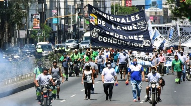 Masiva movilización de la Federación en apoyo a los trabajadores municipales de Lanús