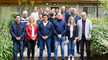 Insaurralde e intendentes se reunieron para organizar “el puerta a puerta más grande de todos”
