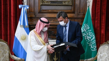 Con eje en las inversiones extranjeras, Massa recibió al príncipe Faisal Bin Farhan Al Saud de Arabia Saudita