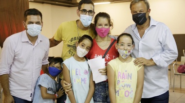 Cascallares y Fabiani recorrieron un vacunatorio y agradecieron al equipo de Salud