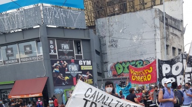 Trabajadores de Garbarino despedidos cortaron el Puente Pueyrredón  en reclamo de salarios adeudados e indemnizaciones