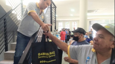 El gremio encabezado por Gabriel Ruiz comenzó con la entrega de kits escolares