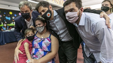 Kicillof, Cascallares y Fabiani visitaron un operativo de vacunación en el Jardín N° 915 de Don Orione