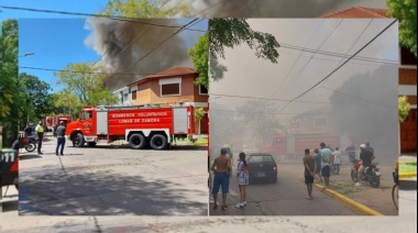 Voraz incendio en un depósito de electrodomésticos