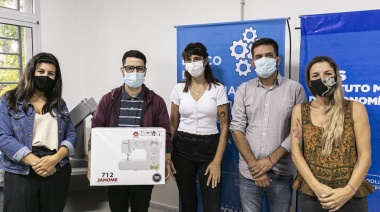 Se concretó una nueva entrega de máquinas y herramientas a emprendedores de Brown