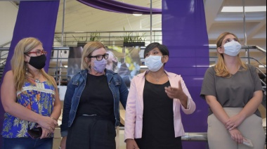 Lorenzino visitó una muestra por el Día de la Mujer Trabajadora
