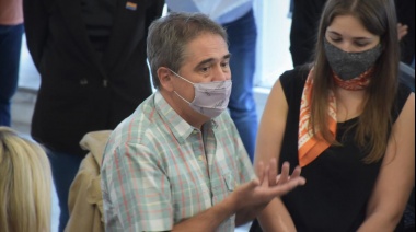 Lorenzino visitó una muestra por el Día de la Mujer Trabajadora