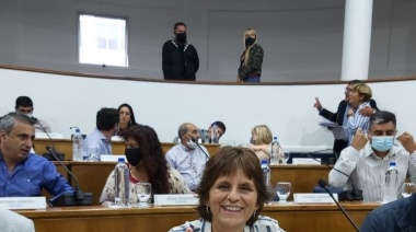 Grandoli respaldó medidas y advirtió que la oposición “debería hacer silencio”