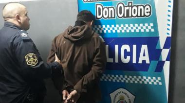 Detuvieron en Don Orione a dos motochorros que utilizaban la réplica de una pistola