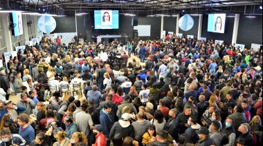 En un multitudinario acto, Serrano anunció que peleará por la Intendencia en 2023