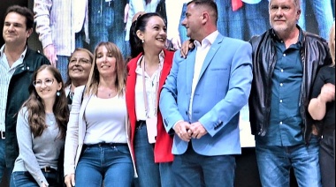 En un multitudinario acto, Serrano anunció que peleará por la Intendencia en 2023
