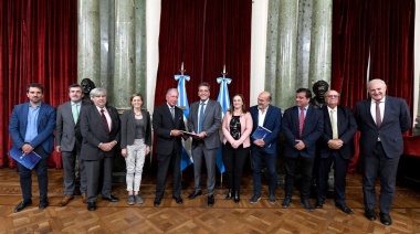 Massa recibió a la UIA para trabajar en la agenda parlamentaria de la industria
