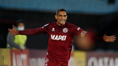 Lanús ganó en Uruguay y quedó como líder de su zona