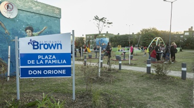 Fabiani recorrió la renovada plaza “La Familia” de Don Orione