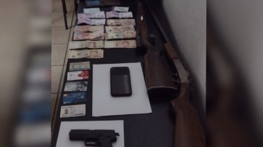 Dos delincuentes balearon a un hombre para robarle el auto en Lanús