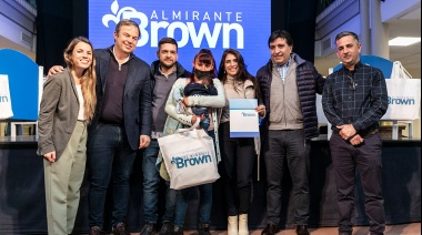 Entregaron cunas y ajuares a madres de recién nacidos y embarazadas en Brown