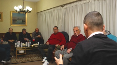 Galdurralde advirtió sobre “las enormes desigualdades” en el distrito al reunirse con vecinos de Escalada