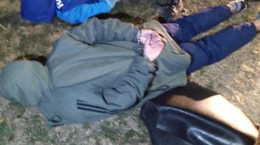 Detuvieron a dos delincuentes armados que robaban "al voleo" en un auto