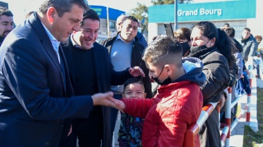 Massa en la inauguración de la Estación Grand Bourg: “Traemos soluciones para los pasajeros”