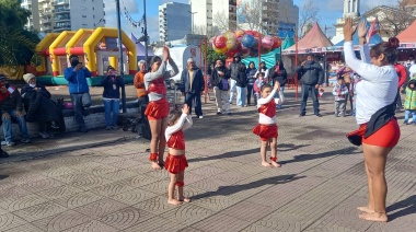 La colectividad peruana de Lomas celebró el Día de la Independencia