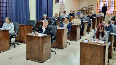 El viaje a París de Vivoni fue el tema central en una nueva sesión del Concejo