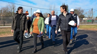 Mantegazza recorrió obras de reurbanización junto a funcionarios provinciales