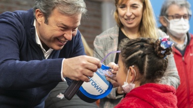 Cascallares encabezó una emotiva entrega de anteojos a estudiantes en Don Orione