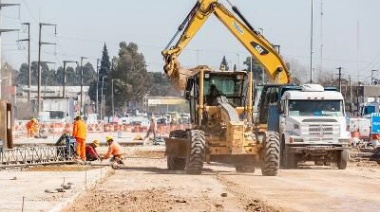 Comenzaron a excavar el paso bajo nivel por debajo de la rotonda “Los Pinos”