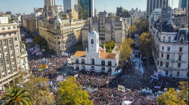 Masiva movilización a Plaza de Mayo en apoyo a Cristina y en defensa de la democracia