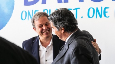 Capitanich, Cascallares y Fabiani recorrieron una empresa láctea en Longchamps