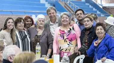 Cascallares y Fabiani celebraron junto a más de 2 mil abuelos el “Día del Adulto Mayor”