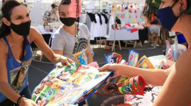 Tarde de compras y ferias de emprendedores, opciones para buscar regalos para el Día de la Madre